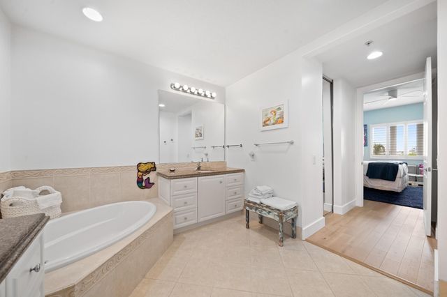 34 Harbour Isle Drive 105, Fort Pierce, FL 34949