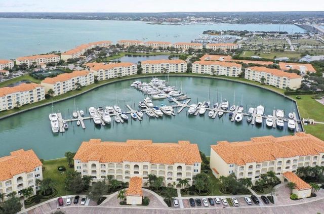 34 Harbour Isle Drive 105, Fort Pierce, FL 34949