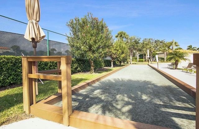 34 Harbour Isle Drive 105, Fort Pierce, FL 34949