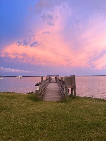 34 Harbour Isle Drive 105, Fort Pierce, FL 34949