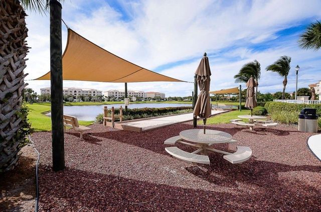 34 Harbour Isle Drive 105, Fort Pierce, FL 34949