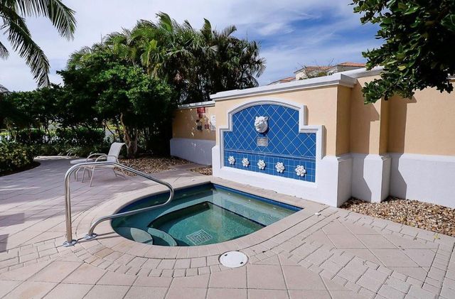 34 Harbour Isle Drive 105, Fort Pierce, FL 34949