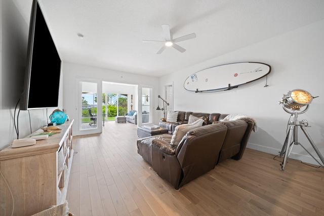 34 Harbour Isle Drive 105, Fort Pierce, FL 34949