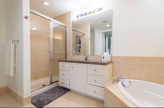 34 Harbour Isle Drive 105, Fort Pierce, FL 34949