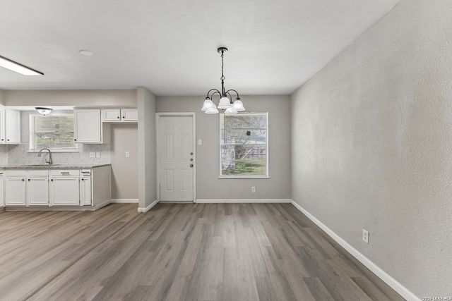 5143 Village Row, San Antonio, TX 78218