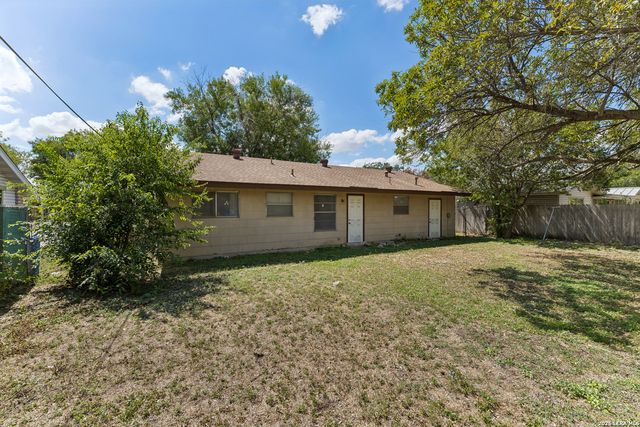 5143 Village Row, San Antonio, TX 78218