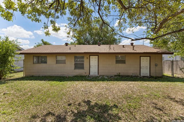 5143 Village Row, San Antonio, TX 78218