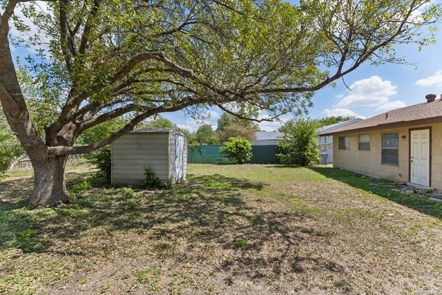 5143 Village Row, San Antonio, TX 78218