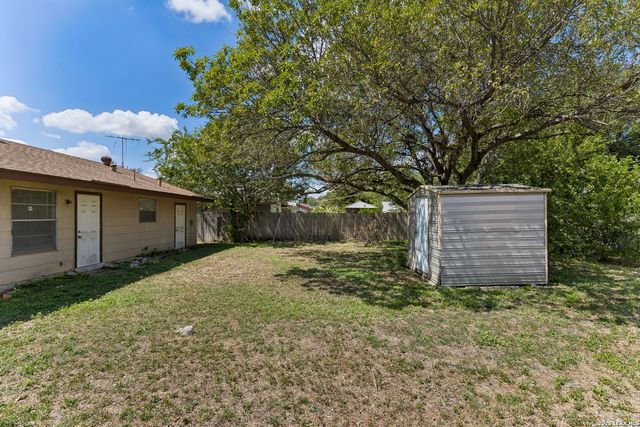 5143 Village Row, San Antonio, TX 78218