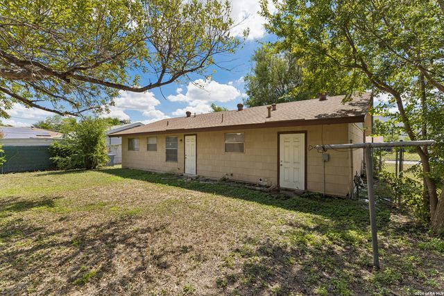5143 Village Row, San Antonio, TX 78218