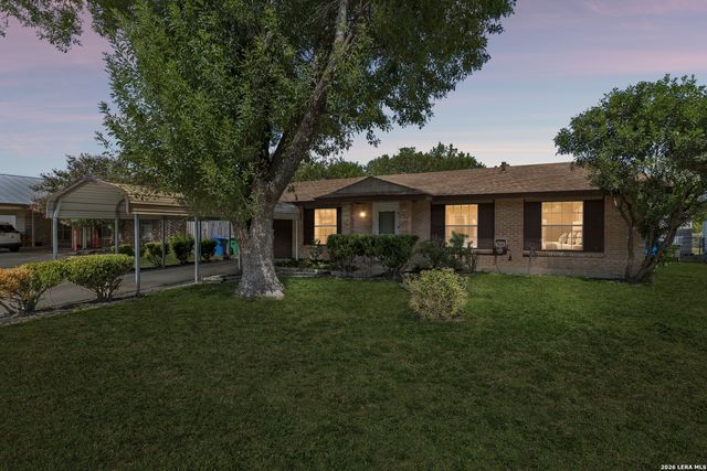 5143 Village Row, San Antonio, TX 78218