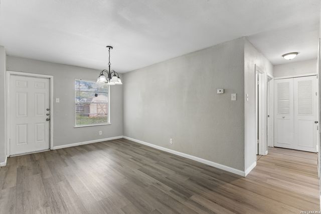 5143 Village Row, San Antonio, TX 78218