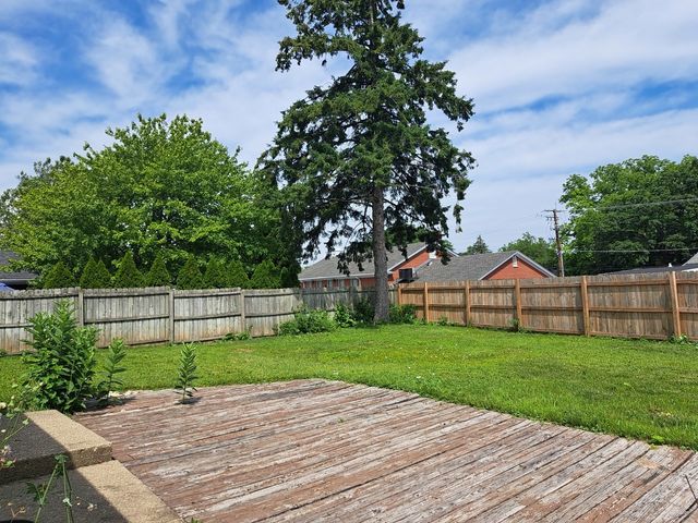 218 Wellington Avenue, Mundelein, IL 60060