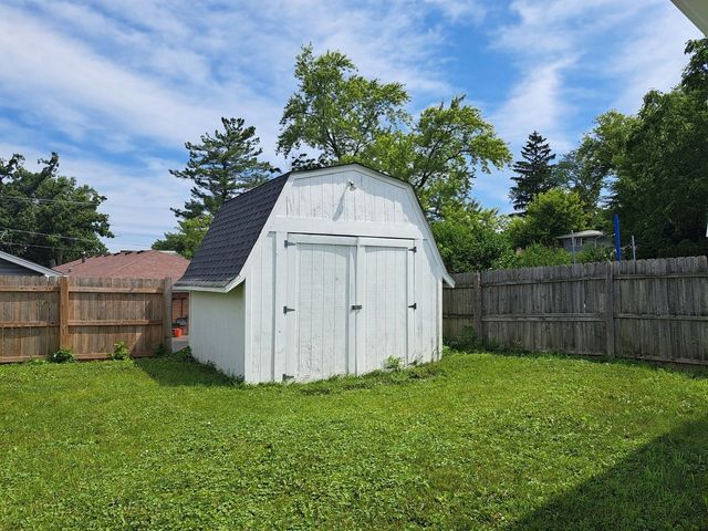 218 Wellington Avenue, Mundelein, IL 60060