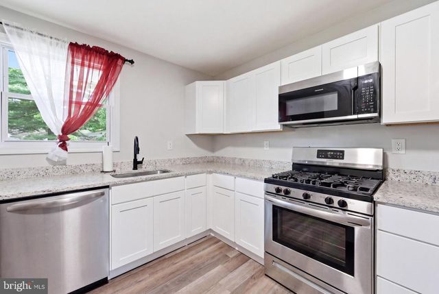 16 VALLEY DR, Pine Hill, NJ 08021