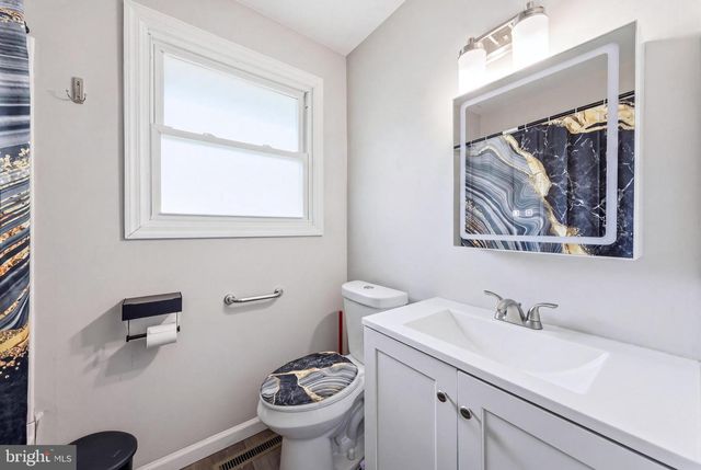 16 VALLEY DR, Pine Hill, NJ 08021