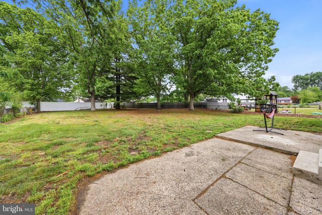 16 VALLEY DR, Pine Hill, NJ 08021