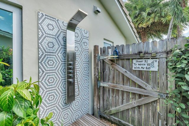 5751 NE 22nd Way, Fort Lauderdale, FL 33308