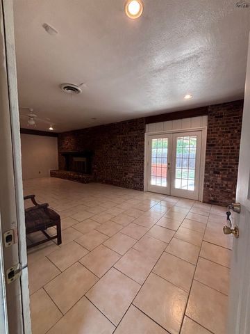 1644 DAYTON AVENUE, Wichita Falls, TX 76301