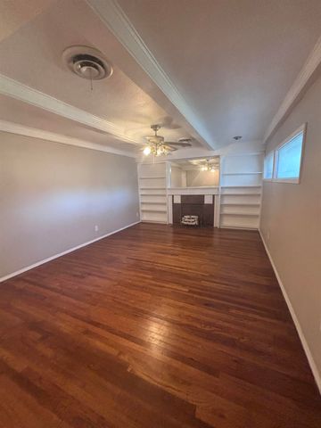 1644 DAYTON AVENUE, Wichita Falls, TX 76301