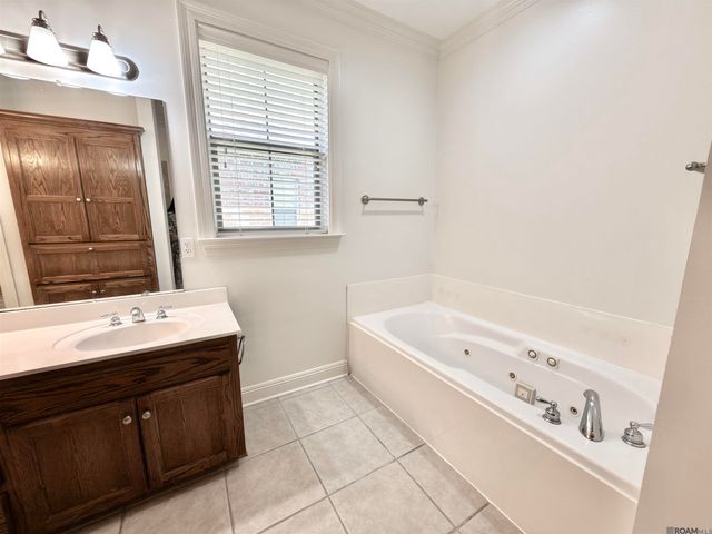 10362 Hillmont Ave, Baton Rouge, LA 70810
