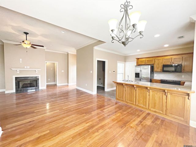 10362 Hillmont Ave, Baton Rouge, LA 70810