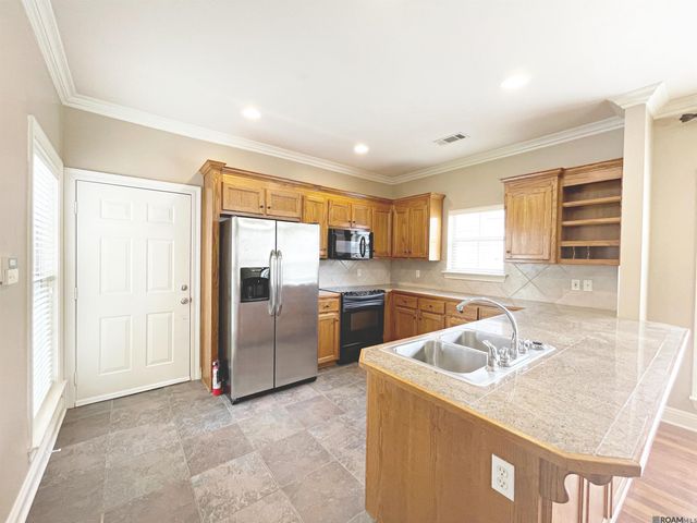 10362 Hillmont Ave, Baton Rouge, LA 70810