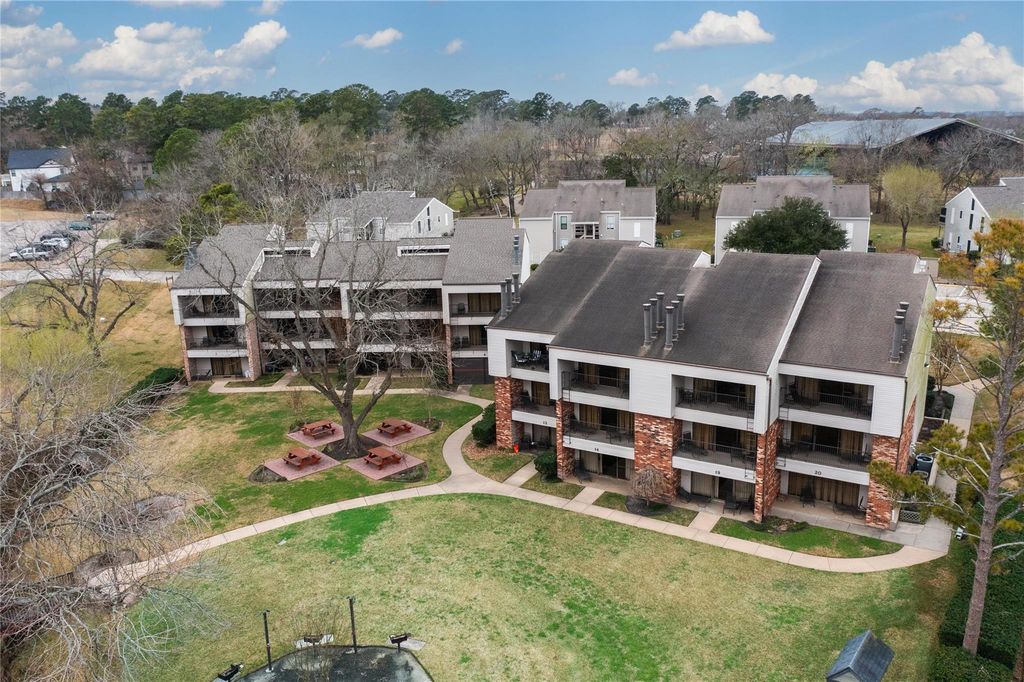 1000 April Sound Boulevard, Conroe, TX 77356