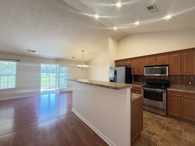 140 Alden Ln, Lebanon, TN 37087