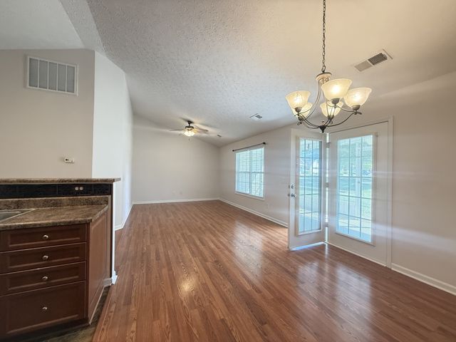 140 Alden Ln, Lebanon, TN 37087