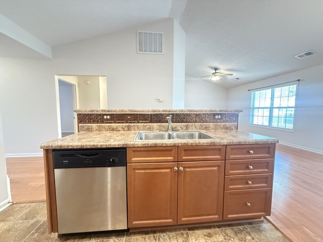 140 Alden Ln, Lebanon, TN 37087