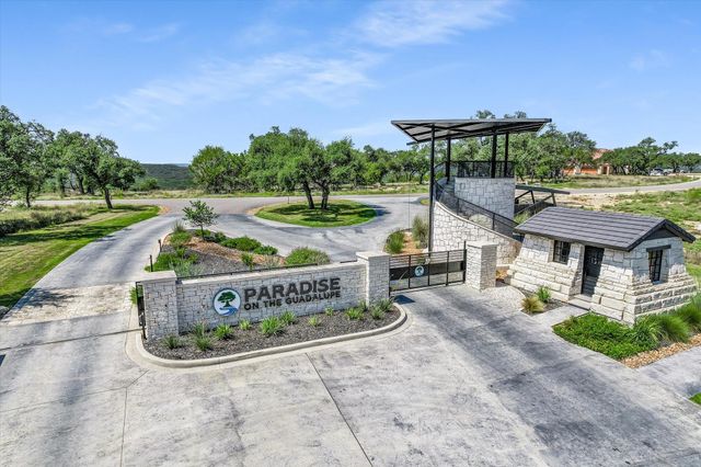 2038 Paradise PKWY, Canyon Lake, TX 78133