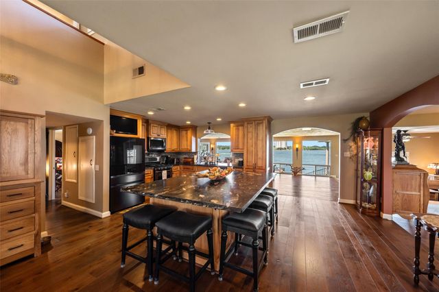 1034 Lake View Drive, Montgomery, TX 77356