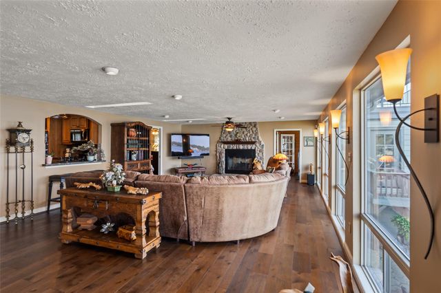 1034 Lake View Drive, Montgomery, TX 77356