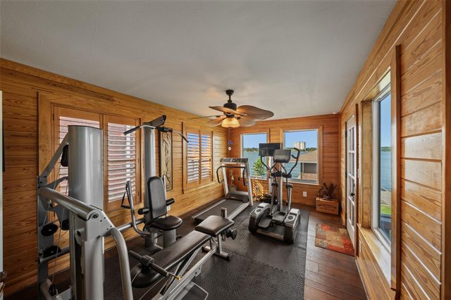 1034 Lake View Drive, Montgomery, TX 77356