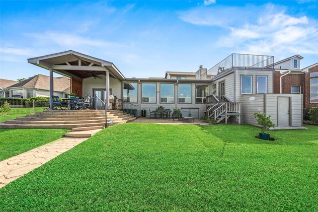 1034 Lake View Drive, Montgomery, TX 77356