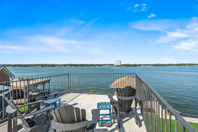 1034 Lake View Drive, Montgomery, TX 77356