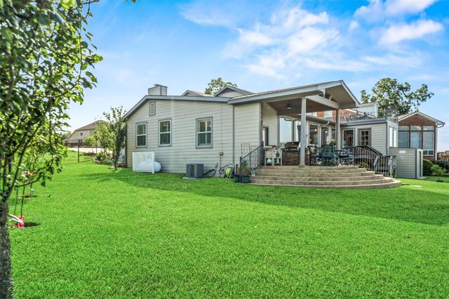 1034 Lake View Drive, Montgomery, TX 77356