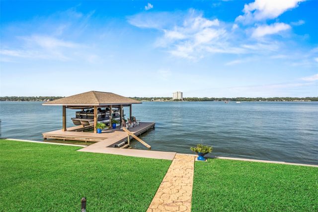 1034 Lake View Drive, Montgomery, TX 77356