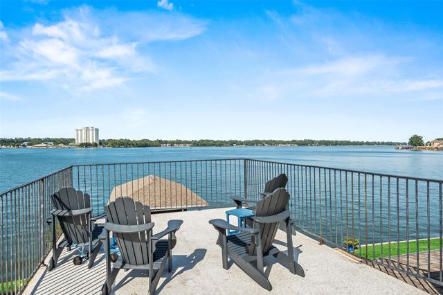 1034 Lake View Drive, Montgomery, TX 77356