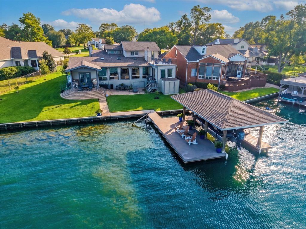 1034 Lake View Drive, Montgomery, TX 77356
