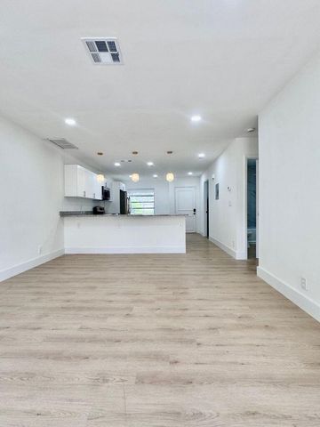 20834 Sedgewick Drive 327, Boca Raton, FL 33433