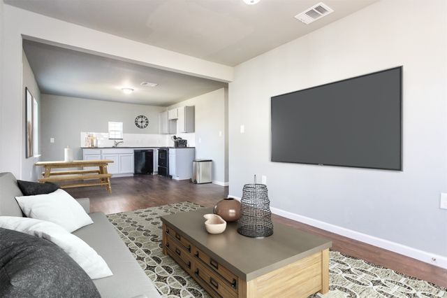 300 S 3rd Street, Bonham, TX 75418