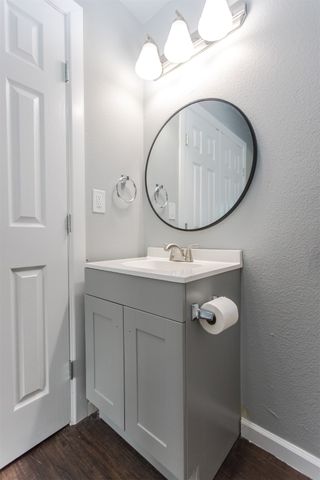 300 S 3rd Street, Bonham, TX 75418