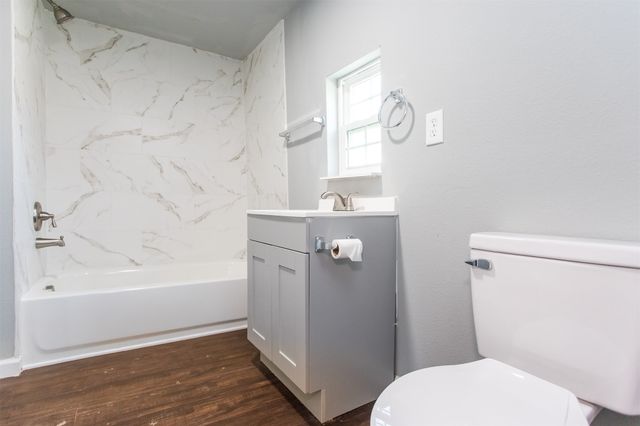 300 S 3rd Street, Bonham, TX 75418