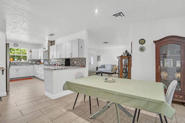 2796 FOREST PARKWAY S, Largo, FL 33771