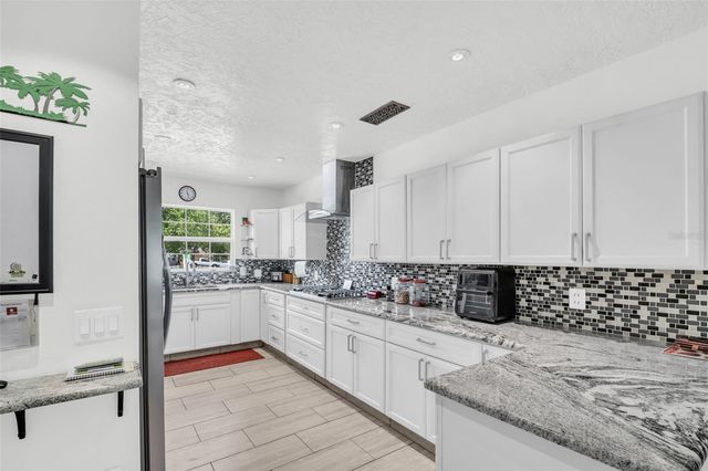 2796 FOREST PARKWAY S, Largo, FL 33771