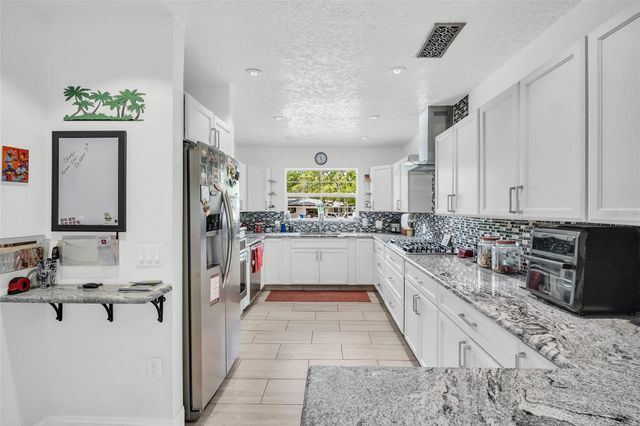 2796 FOREST PARKWAY S, Largo, FL 33771