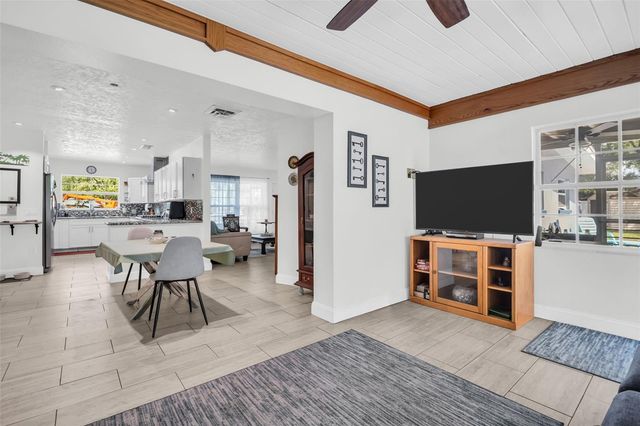 2796 FOREST PARKWAY S, Largo, FL 33771