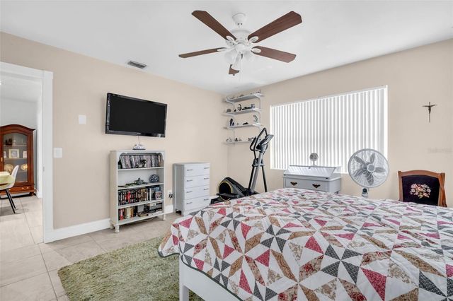 2796 FOREST PARKWAY S, Largo, FL 33771